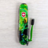 Складной нож Victorinox HUNTSMAN ZODIAC Зелёная деревянная змея 1.3713.3.Z4310pk