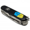 Складной нож Victorinox HUNTSMAN UKRAINE Трезубец фигурный на фоне флага 1.3713.3_T1026u