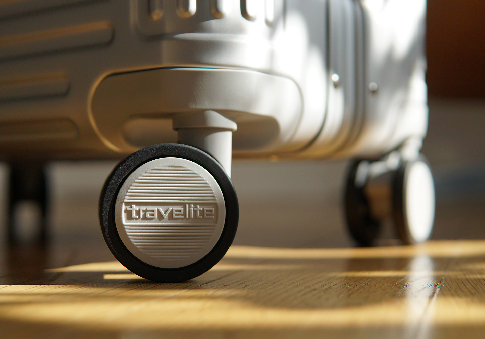 Алюминиевые немецкие чемоданы Travelite (Тревелайт) Next